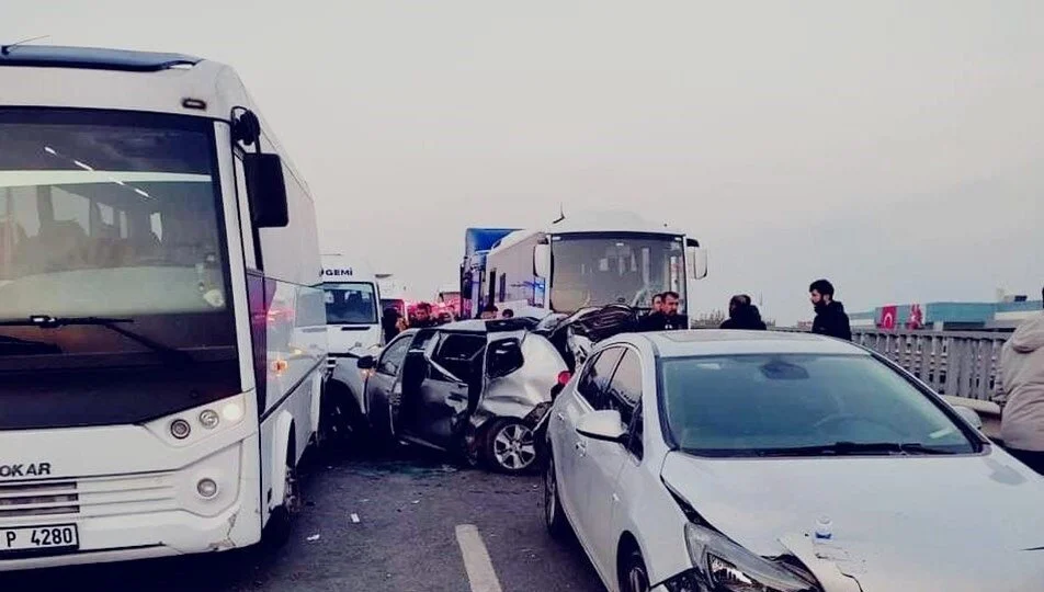 Yalova’da Zincirleme Kaza 4 Yaralı